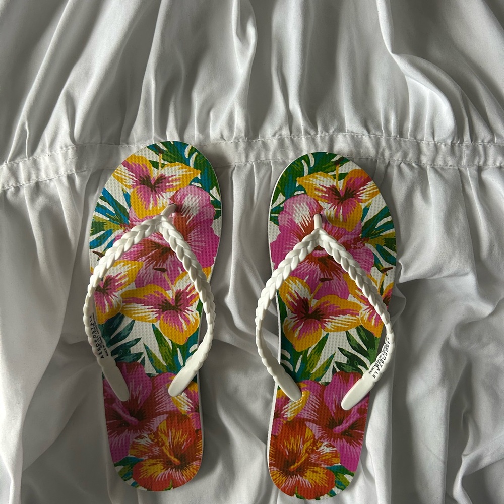 Aeropostale Pink and Orange Sandals Tropical Floral Design